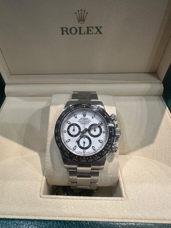 ロレックス デイトナ 116500lm（高級時計）の商品画像 - 査定依頼日：2025年12月7日 - 最高査定価格：4,900,000円