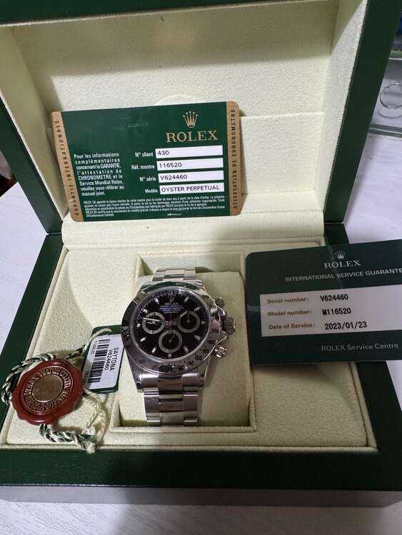 116520 黒 2010 V版（高級時計）の商品画像 - 査定依頼日：2025年2月26日 - 最高査定価格：2,800,000円