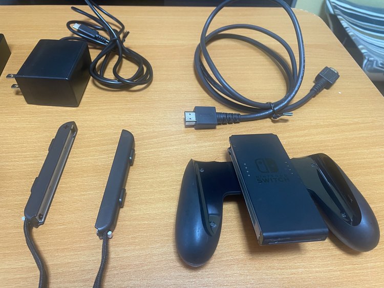 NINTENDO Switch（ゲーム機本体・ゲームソフト）の商品画像 - 査定依頼日：2023年5月1日 - 最高査定価格：15,000円