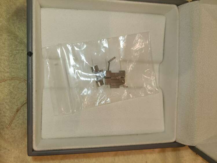 オメガ スピードマスター 351050（高級時計）の商品画像 - 査定依頼日：2025年1月8日 - 最高査定価格：310,000円