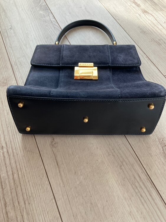 わからない（古着・ファッション）の商品画像 - 査定依頼日：2025年2月6日 - 最高査定価格：5,000円