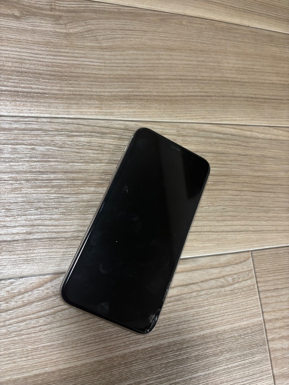 iPhone iPhone11 Pro 256GB docomo（スマホ）の商品画像 - 査定依頼日：2026年9月17日 - 最高査定価格：17,500円