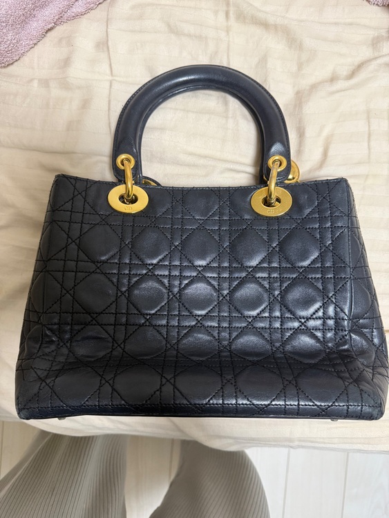 レディディオール　ミディアム　ラム（ブランドバッグ）の商品画像 - 査定依頼日：2025年8月28日 - 最高査定価格：150,000円