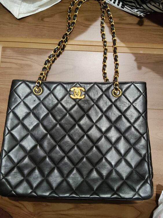 マトラッセラージショッピングバック（ブランドバッグ）の商品画像 - 査定依頼日：2025年10月8日 - 最高査定価格：300,000円