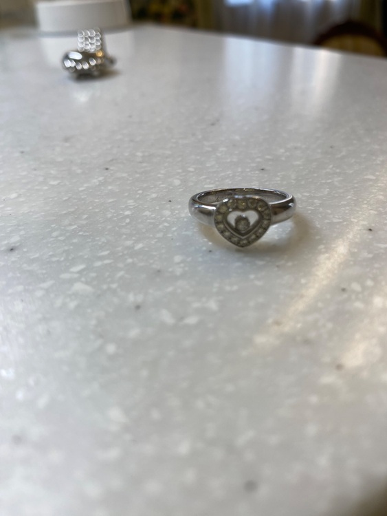 ショパール　ハッピーダイヤモンド　リング（宝石）の商品画像 - 査定依頼日：2025年10月2日 - 最高査定価格：100,000円