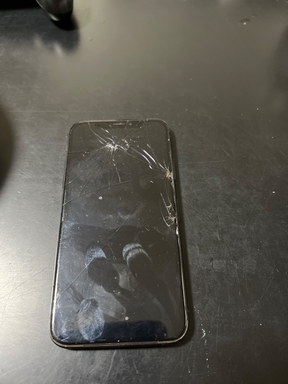 iPhone iPhoneX 64GB docomo（スマホ）の商品画像 - 査定依頼日：2026年9月23日 - 最高査定価格：3,500円