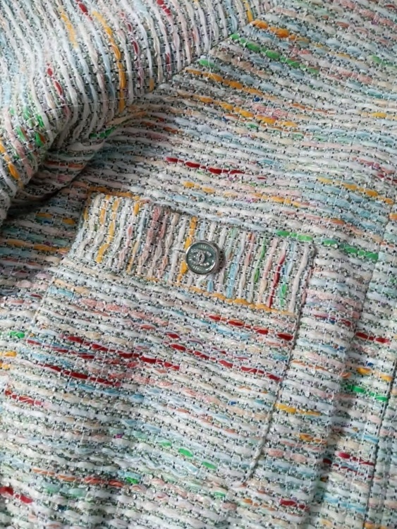 シャネルジャケット（古着・ファッション）の商品画像 - 査定依頼日：2025年7月4日 - 最高査定価格：8,000円