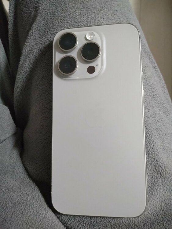iPhone 15 Pro 128GB SIMフリー（スマホ）の商品画像 - 査定依頼日：2025年12月28日 - 最高査定価格：81,000円