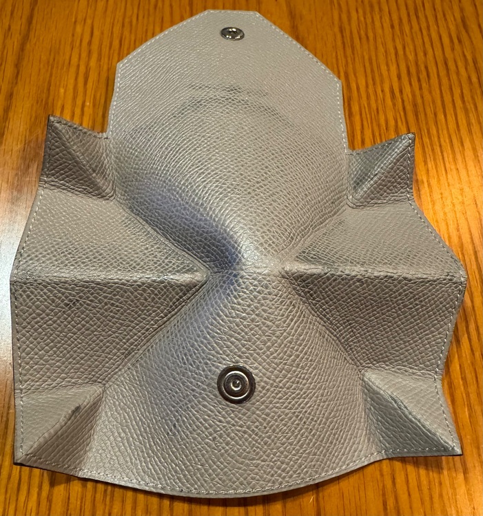 ルヴァンキャトル（ブランド財布・小物）の商品画像 - 査定依頼日：2025年11月1日 - 最高査定価格：17,500円