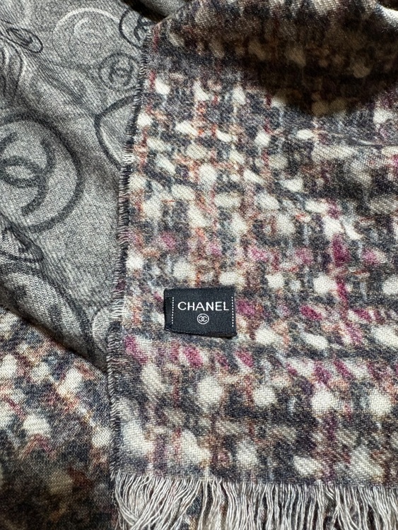 シャネル柄　カシミヤストール（ブランド財布・小物）の商品画像 - 査定依頼日：2025年11月23日 - 最高査定価格：60,000円