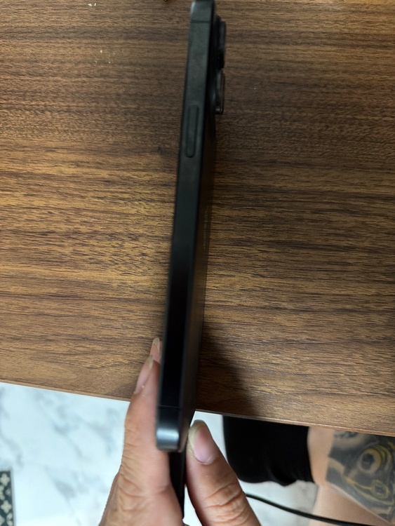 iPhone 15 Pro Max 256GB Softbank（スマホ）の商品画像 - 査定依頼日：2026年3月31日 - 最高査定価格：90,000円