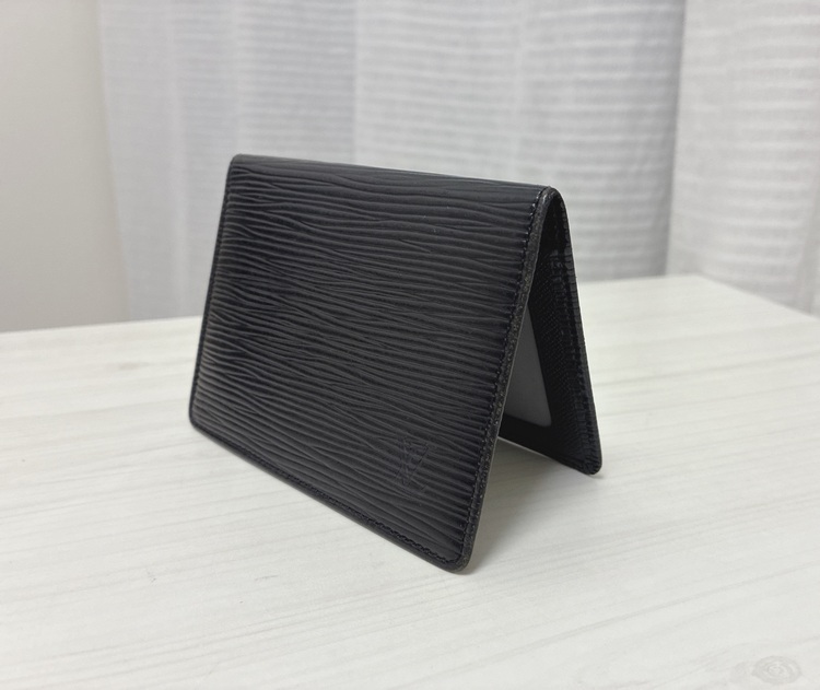 ポルト2カルトヴェルティカル（ブランド財布・小物）の商品画像 - 査定依頼日：2025年10月24日 - 最高査定価格：6,000円