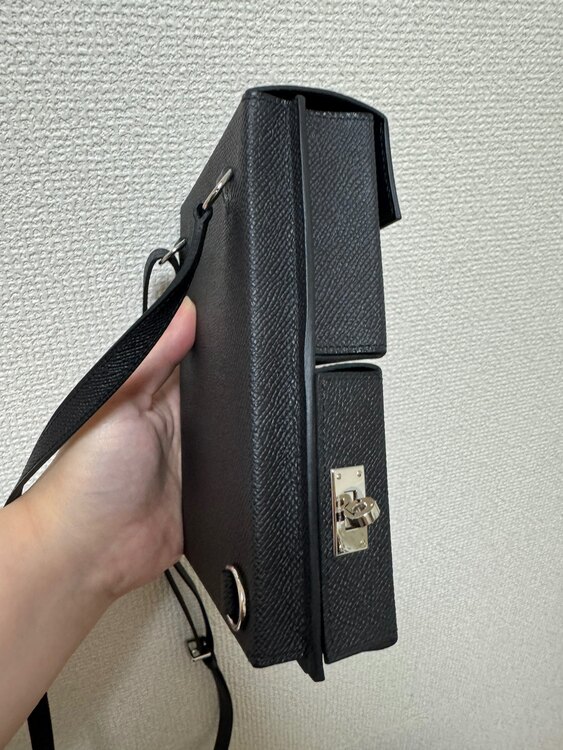 ケリーマルチポケットトゥーゴー（ブランドバッグ）の商品画像 - 査定依頼日：2025年3月9日 - 最高査定価格：1,050,000円