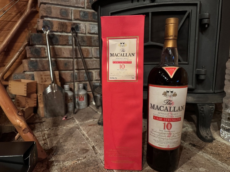 カスクストレングス10年（お酒）の商品画像 - 査定依頼日：2026年2月13日 - 最高査定価格：145,000円