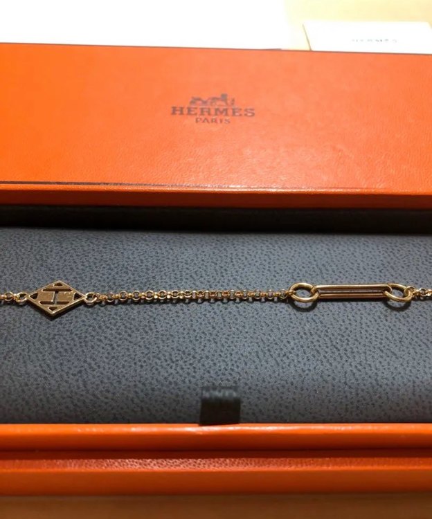 HERMES ブレスレット ガンバード H ロゴ 1ポイント ダイヤモンド（宝石）の商品画像 - 査定依頼日：2023年5月20日 - 最高査定価格：190,000円