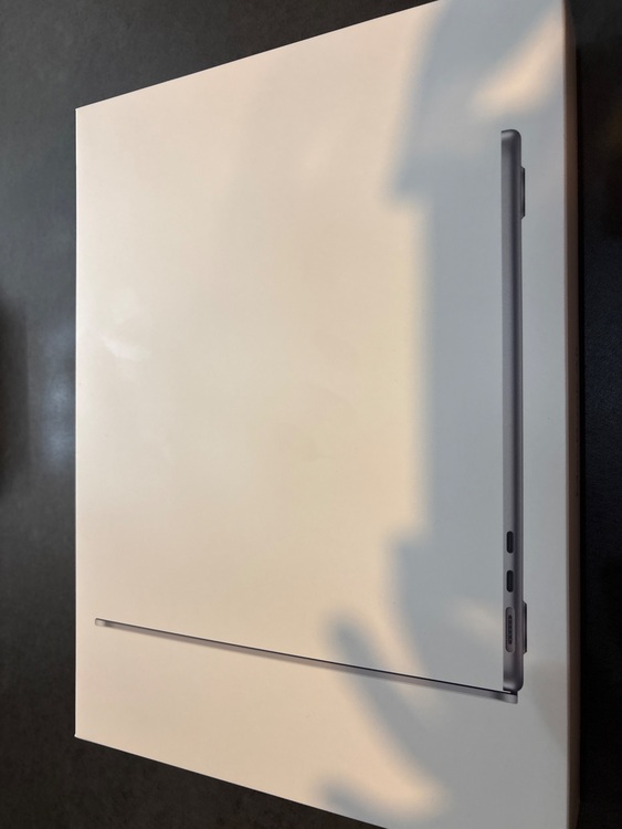 MacBook Air M2（8GB/256GB（PC・タブレット）の商品画像 - 査定依頼日：2025年8月16日 - 最高査定価格：52,000円