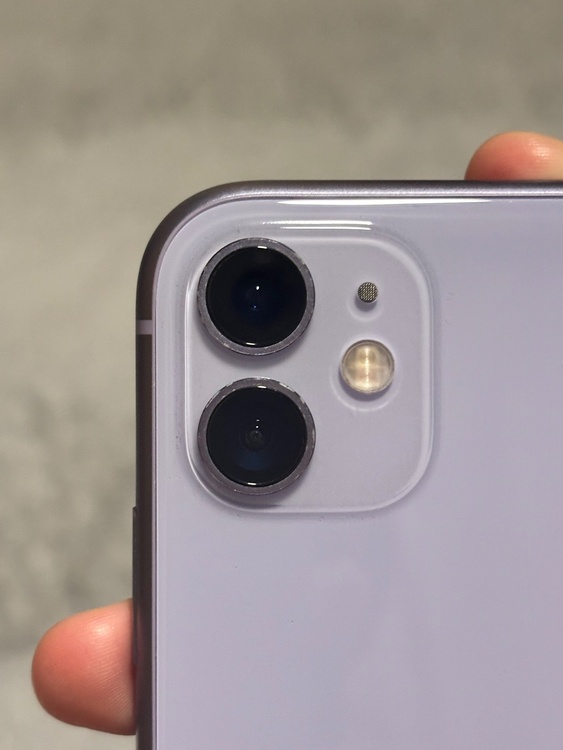 iPhone iPhone11 64GB SIMフリー（スマホ）の商品画像 - 査定依頼日：2026年7月3日 - 最高査定価格：18,500円