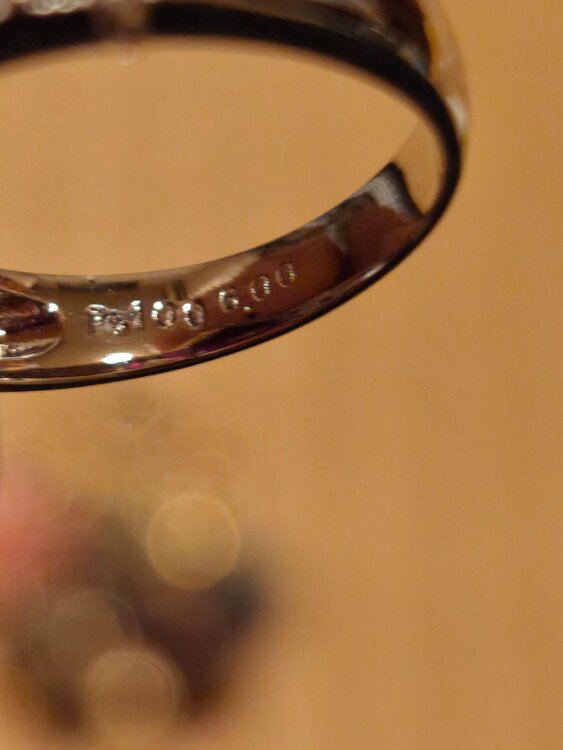 分からないです（宝石）の商品画像 - 査定依頼日：2026年7月28日 - 最高査定価格：100,000円