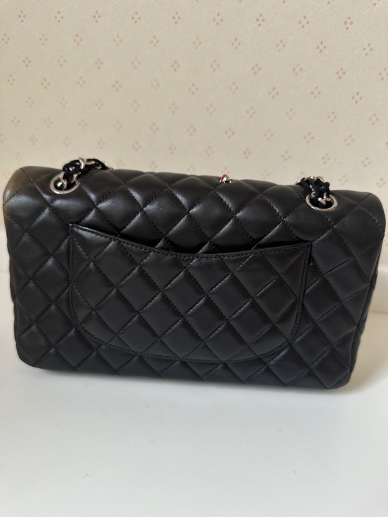 シャネル マトラッセ てんとう虫（ブランドバッグ）の商品画像 - 査定依頼日：2025年6月12日 - 最高査定価格：720,000円