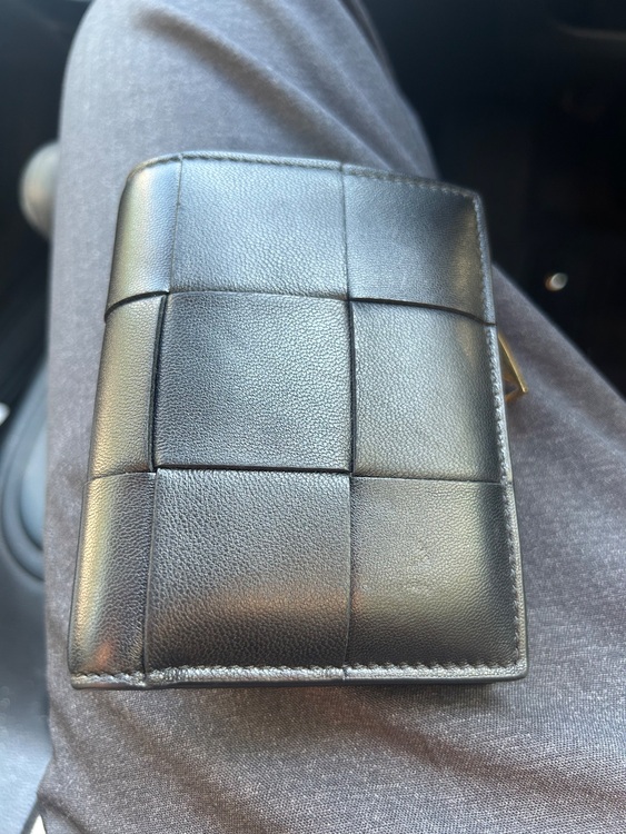 ボッテガ・ヴェネタ  （ブランドバッグ）の商品画像 - 査定依頼日：2025年9月1日 - 最高査定価格：40,000円