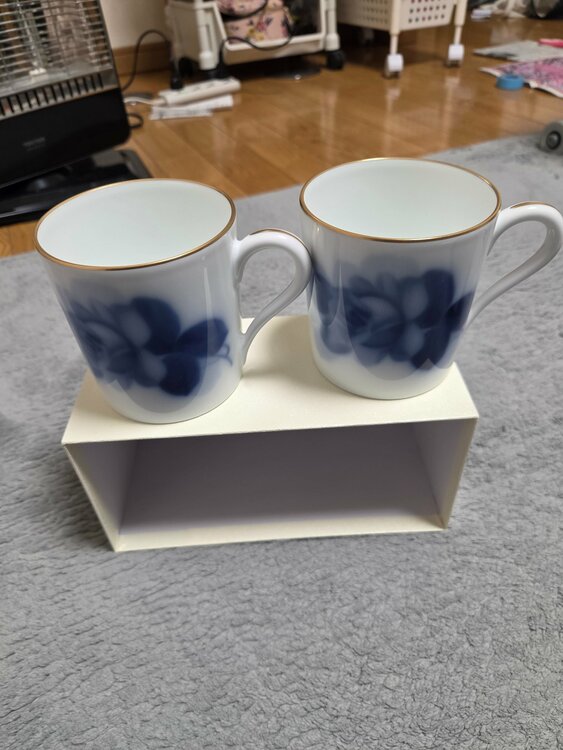 大倉陶園ブルーローズ8211/107cr（美術品・骨董品）の商品画像 - 査定依頼日：2026年4月4日 - 最高査定価格：5,000円