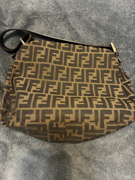 フェンディ  （ブランドバッグ）の商品画像 - 査定依頼日：2025年9月19日 - 最高査定価格：90,000円