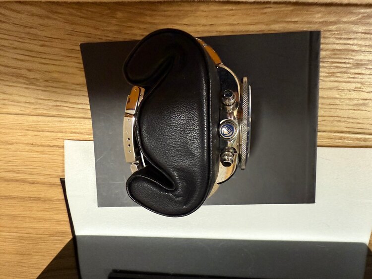 チューダー ブラックベイ 70330（高級時計）の商品画像 - 査定依頼日：2025年4月5日 - 最高査定価格：500,000円