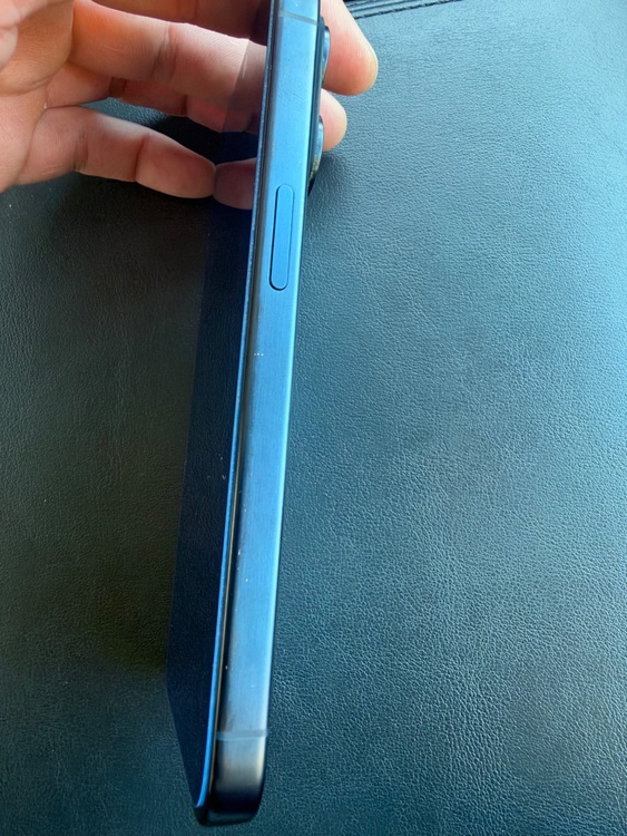 iPhone15pro 256G（スマホ）の商品画像 - 査定依頼日：2026年10月8日 - 最高査定価格：80,000円