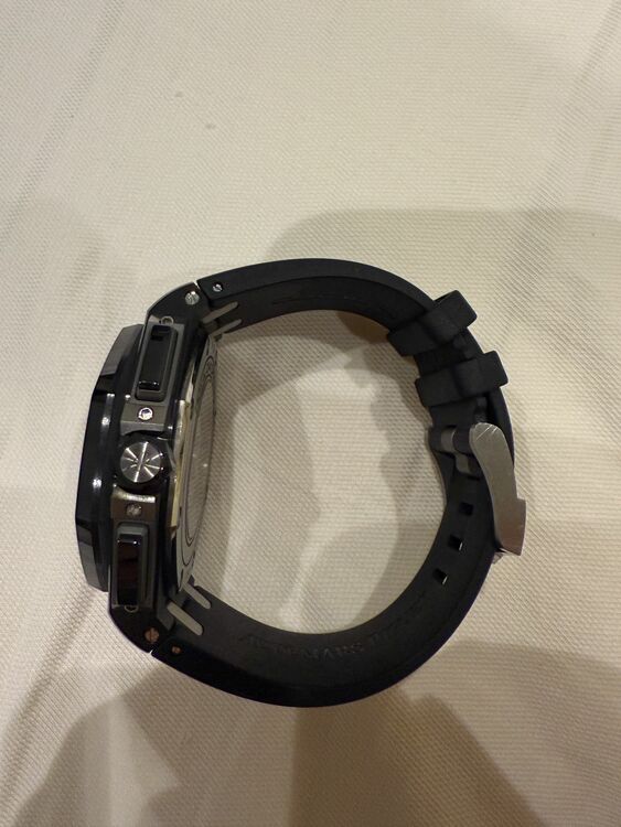 オーデマピゲ ロイヤルオークオフショア （高級時計）の商品画像 - 査定依頼日：2025年6月3日 - 最高査定価格：3,300,000円