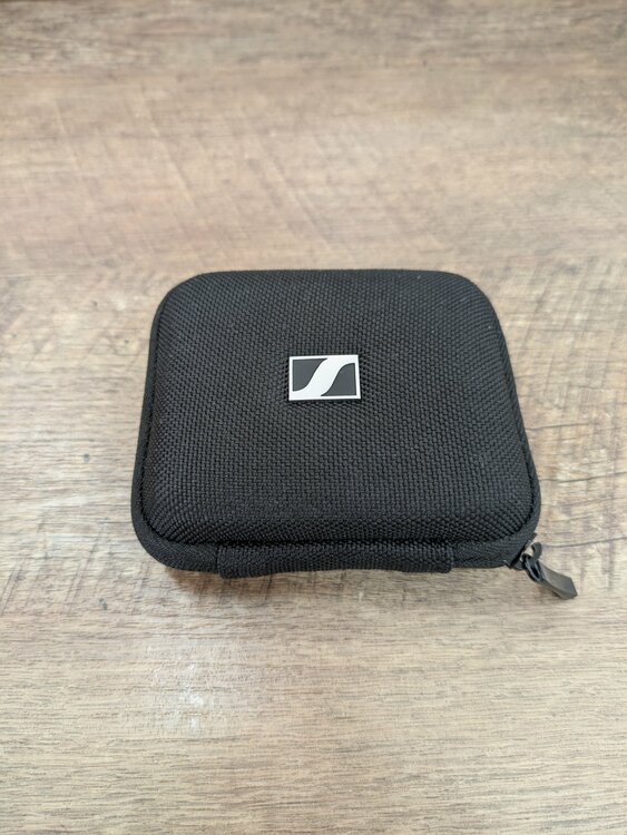 IE300（オーディオ・スピーカー）の商品画像 - 査定依頼日：2026年2月8日 - 最高査定価格：5,000円