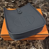 エルメス エブリン （ブランドバッグ）の商品画像 - 査定依頼日：2025年12月21日 - 最高査定価格：350,000円