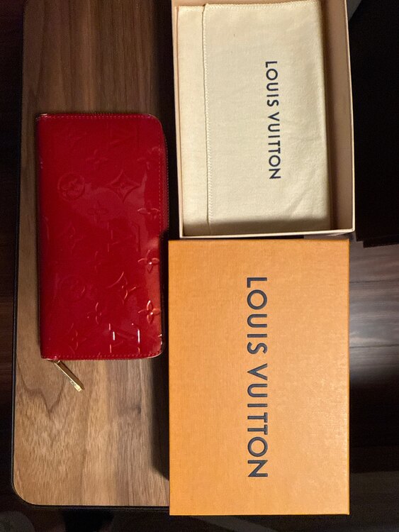 ヴェルニ（ブランド財布・小物）の商品画像 - 査定依頼日：2025年4月9日 - 最高査定価格：6,000円