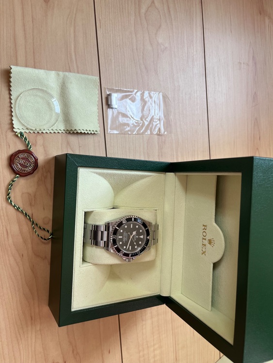 ロレックス サブマリーナー 14060（高級時計）の商品画像 - 査定依頼日：2025年9月27日 - 最高査定価格：1,340,000円