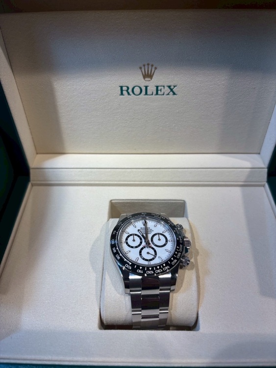 126500LN（高級時計）の商品画像 - 査定依頼日：2025年6月26日 - 最高査定価格：4,900,000円