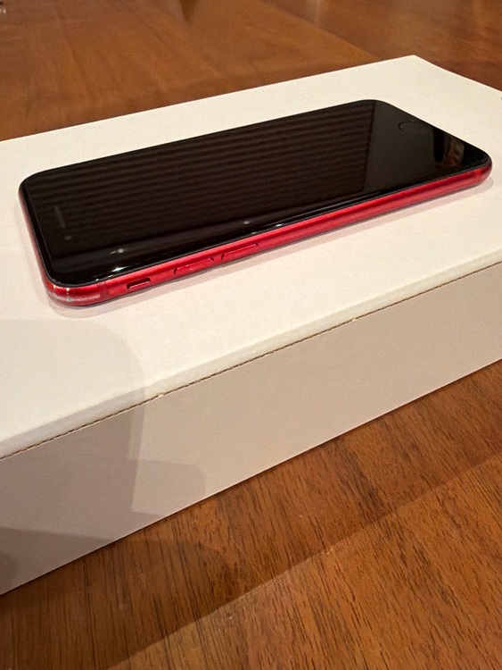 MHGR3J iPhone SE RED 64GB（スマホ）の商品画像 - 査定依頼日：2025年11月2日 - 最高査定価格：10,000円