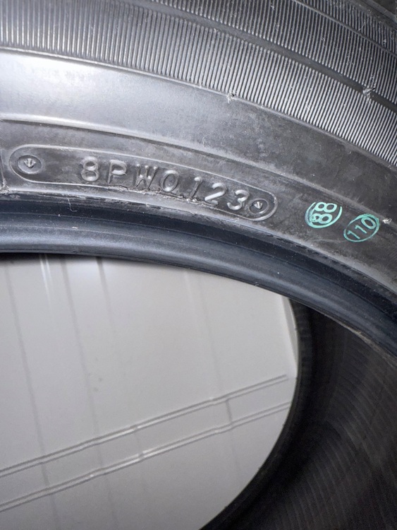 225/55R19 TOYOPROXES R4619インチ 夏タイヤ4本（カー用品）の商品画像 - 査定依頼日：2025年6月24日 - 最高査定価格：8,000円