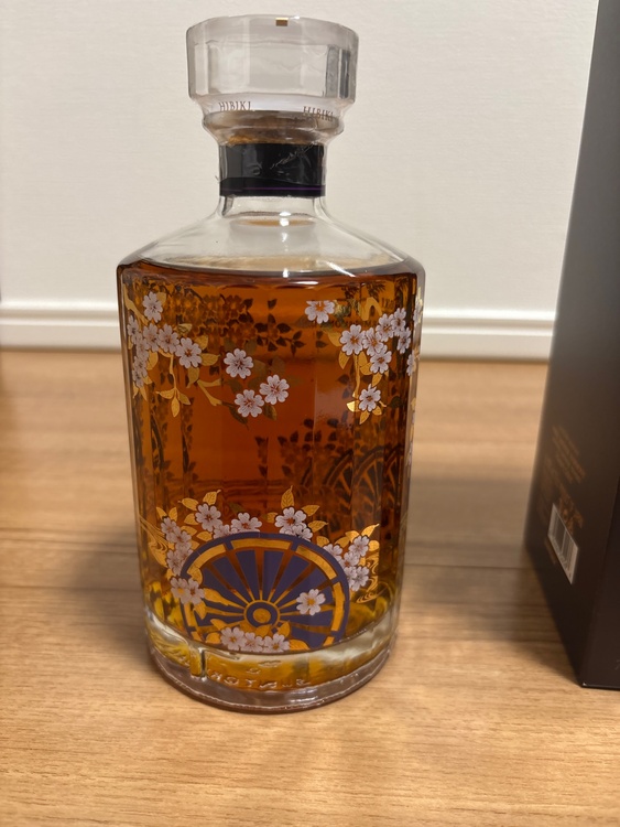 ウイスキー サントリー響 （お酒）の商品画像 - 査定依頼日：2026年1月27日 - 最高査定価格：28,000円