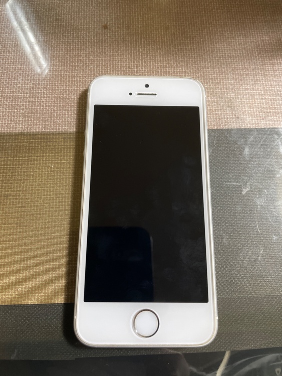 iPhoneSE 16GB SIMフリー（スマホ）の商品画像 - 査定依頼日：2026年2月26日 - 最高査定価格：100,000円