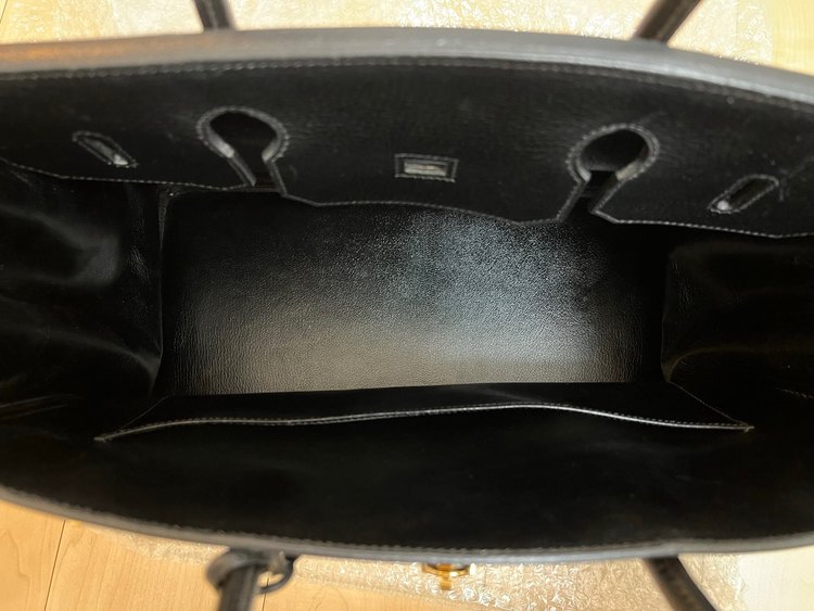 バーキン40 ゴールド金具　ブラック（ブランドバッグ）の商品画像 - 査定依頼日：2023年2月14日 - 最高査定価格：905,000円