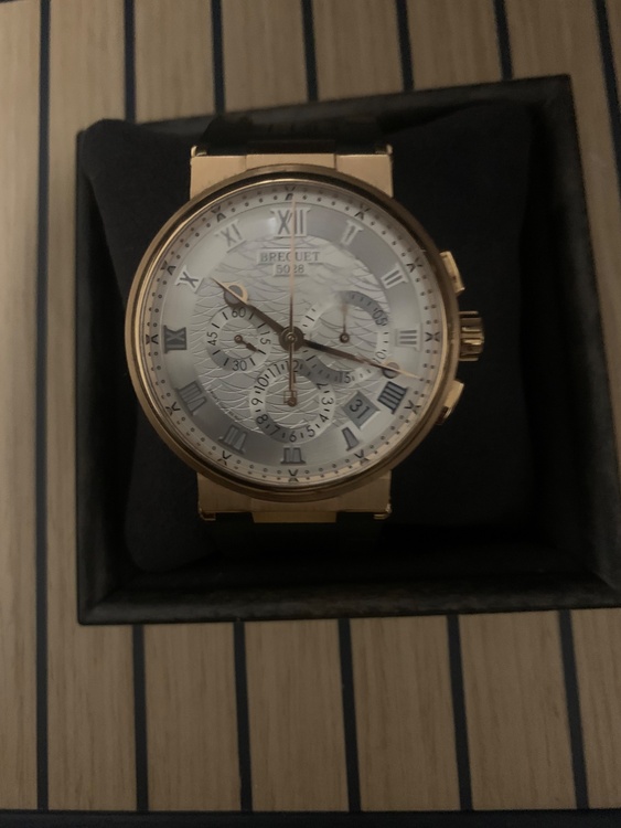 ブレゲ マリーン 5527BR129Wv（高級時計）の商品画像 - 査定依頼日：2025年12月6日 - 最高査定価格：3,000,000円