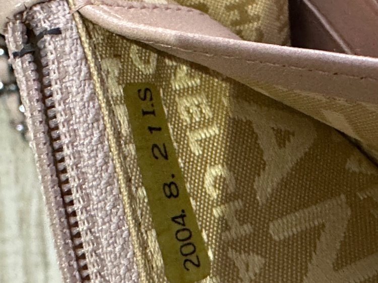 チェーンウォレット（ブランドバッグ）の商品画像 - 査定依頼日：2026年3月30日 - 最高査定価格：130,000円