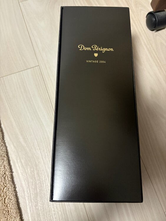 シャンパン ドン・ペリニヨン （お酒）の商品画像 - 査定依頼日：2025年4月29日 - 最高査定価格：19,000円