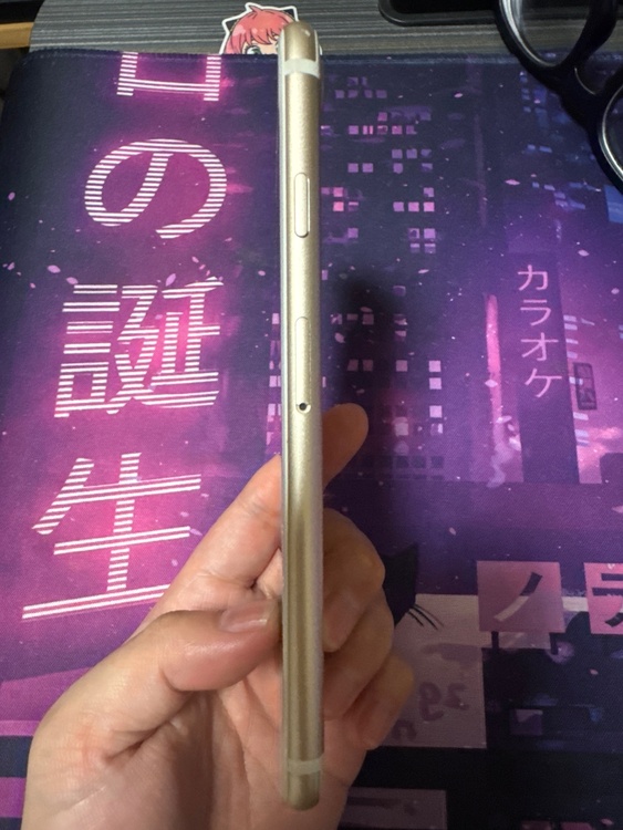 iPhone iPhone7 128GB SIMフリー（スマホ）の商品画像 - 査定依頼日：2026年7月20日 - 最高査定価格：999円