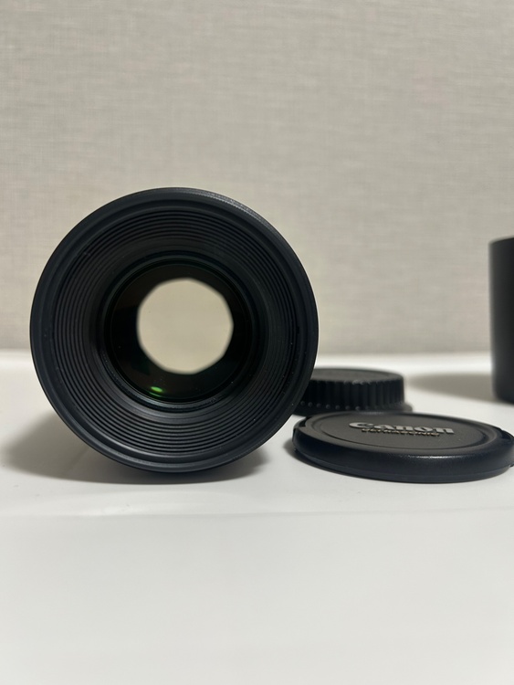 Canon EF 100mm f/2.8L Macro IS USM （カメラ）の商品画像 - 査定依頼日：2026年4月5日 - 最高査定価格：52,000円