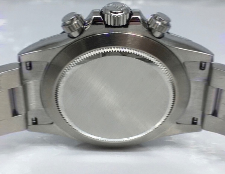 コスモグラフ デイトナ 116500LN（高級時計）の商品画像 - 査定依頼日：2022年7月26日 - 最高査定価格：4,150,000円