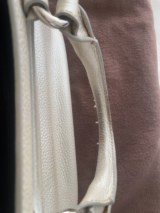 バック（ブランドバッグ）の商品画像 - 査定依頼日：2025年12月5日 - 最高査定価格：30,000円