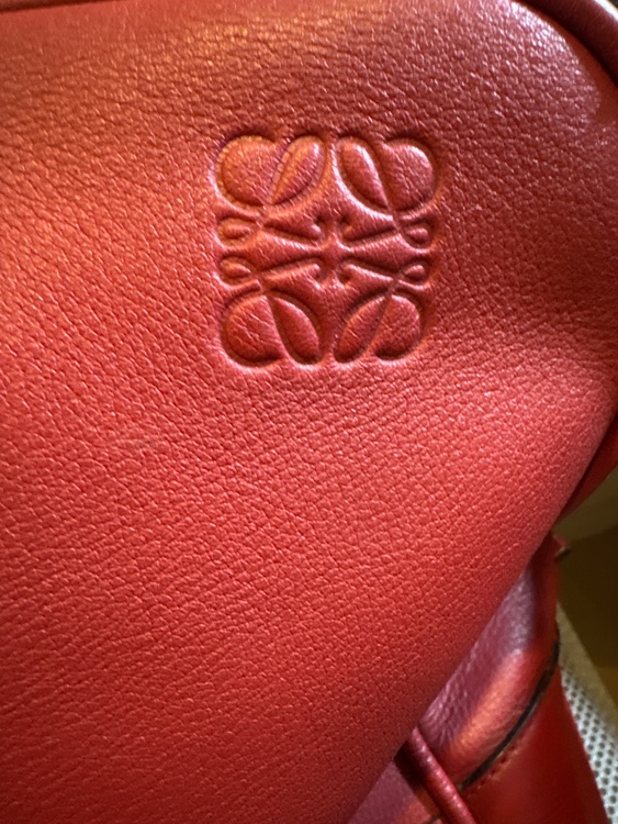 ロエベ　アマソナ75 ボストンバック（ブランドバッグ）の商品画像 - 査定依頼日：2026年1月19日 - 最高査定価格：35,000円