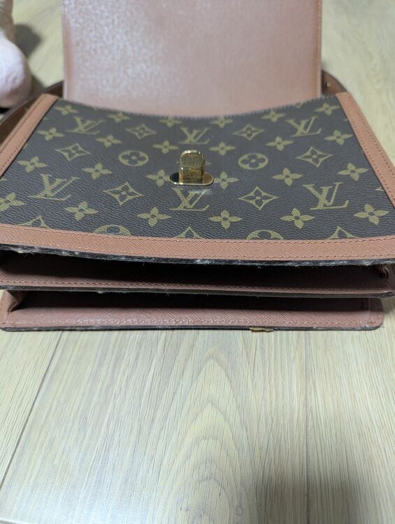 ルイヴィトン モノグラム （ブランドバッグ）の商品画像 - 査定依頼日：2025年10月20日 - 最高査定価格：15,000円