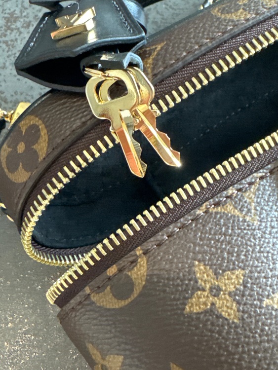 ルイヴィトン モノグラム （ブランドバッグ）の商品画像 - 査定依頼日：2025年9月29日 - 最高査定価格：200,000円