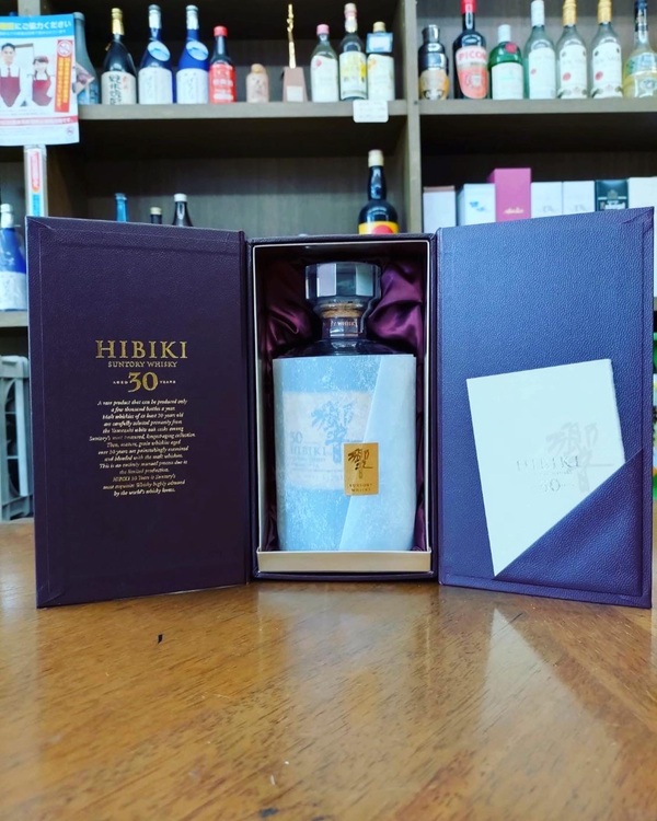 ウイスキー サントリー響 （お酒）の商品画像 - 査定依頼日：2025年7月26日 - 最高査定価格：490,000円